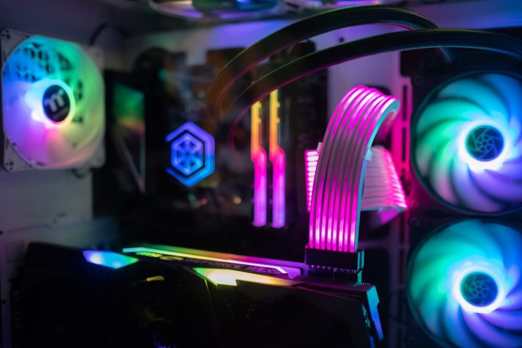 Yüksek performanslı bir oyun bilgisayarı